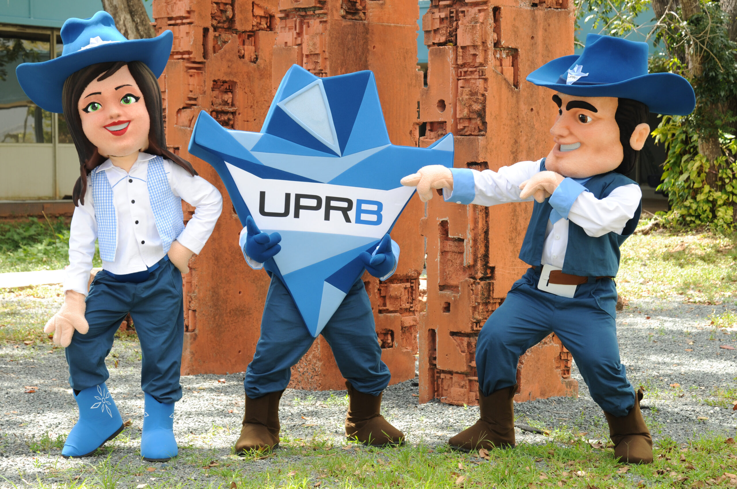 VAQUERO Y VAQUERA DE UPRB